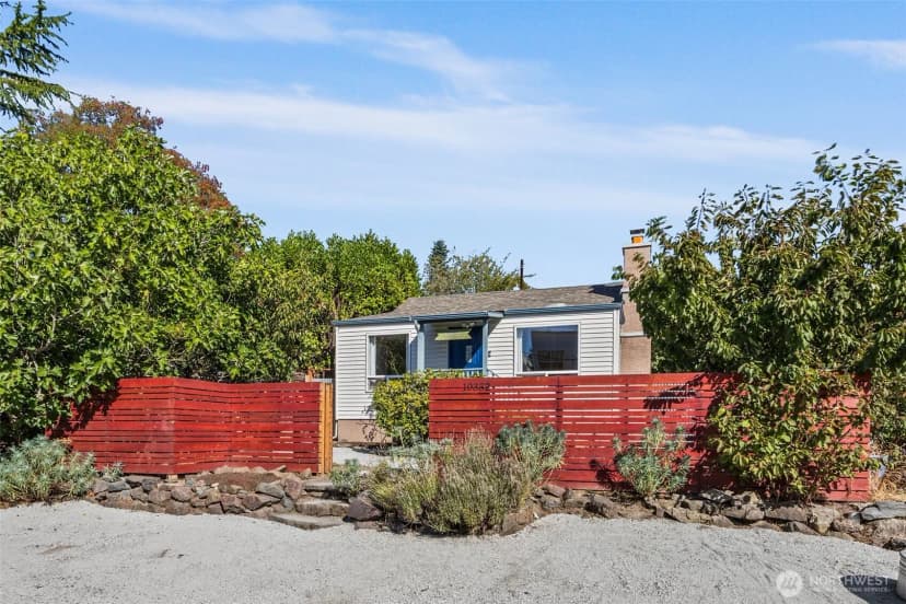 Property photo for 10332 Midvale Avenue N, Seattle photo 39