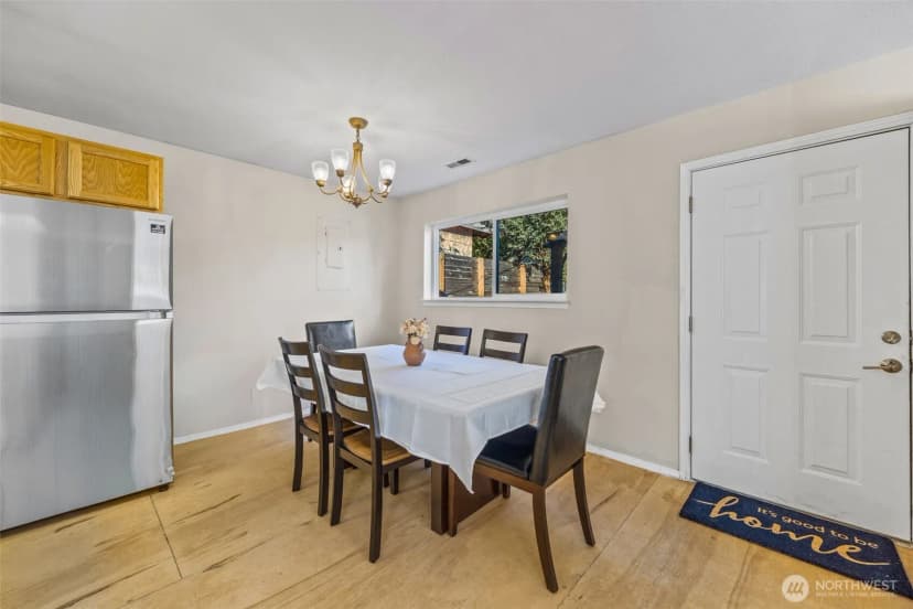 Property photo for 10332 Midvale Avenue N, Seattle photo 24