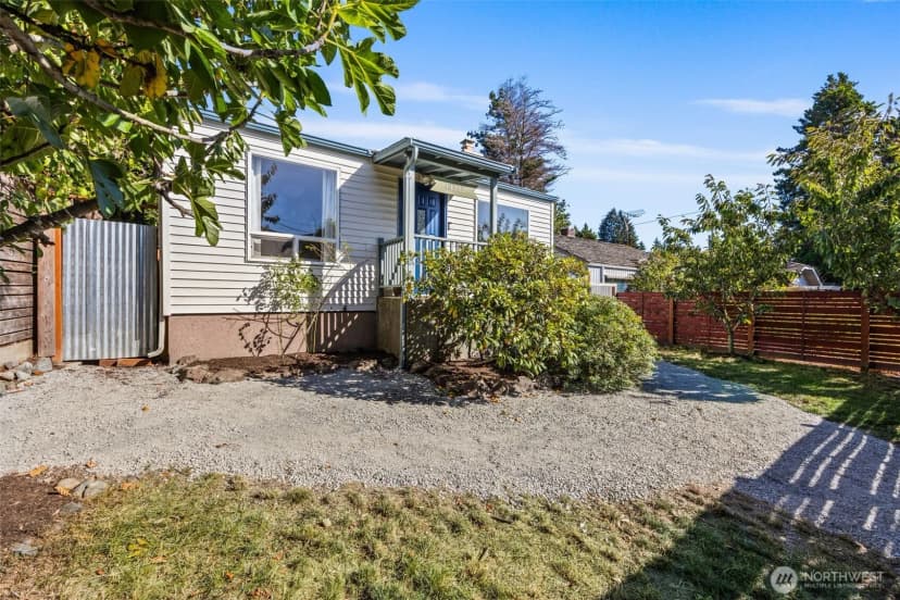 Property photo for 10332 Midvale Avenue N, Seattle photo 37