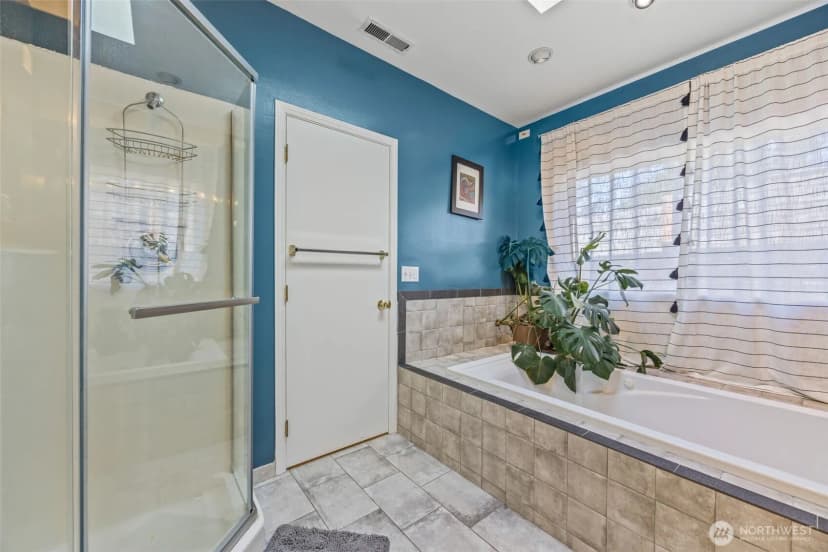 Property photo for 10332 Midvale Avenue N, Seattle photo 17