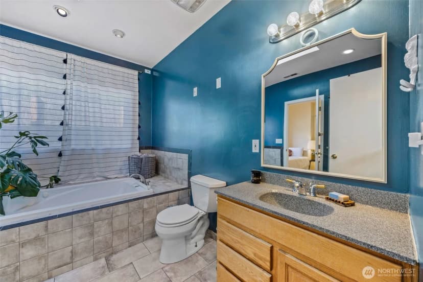 Property photo for 10332 Midvale Avenue N, Seattle photo 16