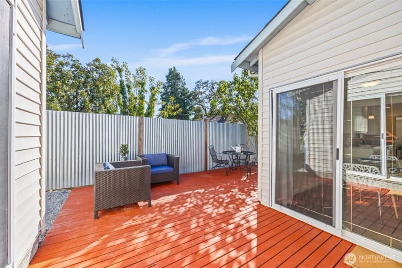 Property photo for 10332 Midvale Avenue N, Seattle photo 31
