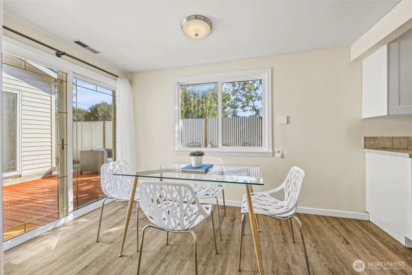 Property photo for 10332 Midvale Avenue N, Seattle photo 13