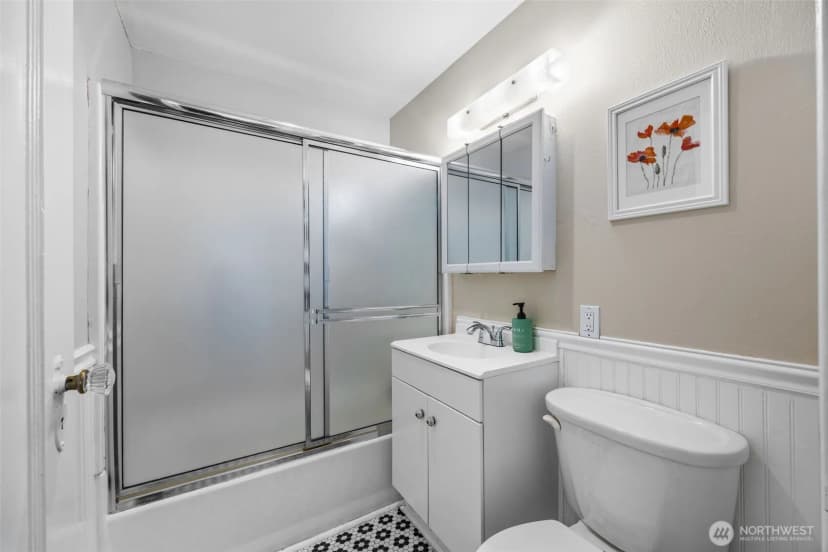 Property photo for 10332 Midvale Avenue N, Seattle photo 8