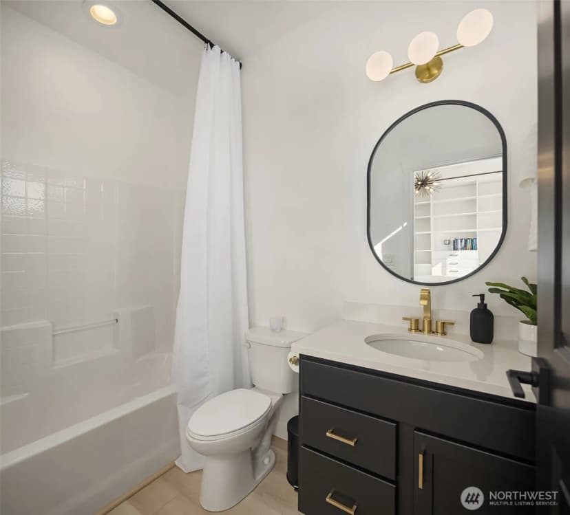 Property photo for 14646 35th Court Ne, Lake Forest Park photo 29