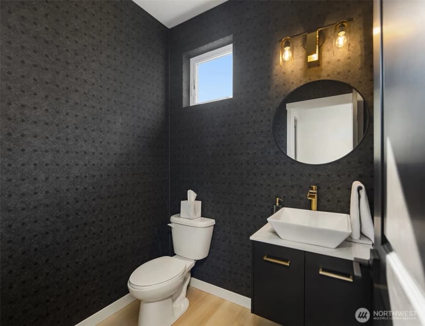 Property photo for 14646 35th Court Ne, Lake Forest Park photo 20