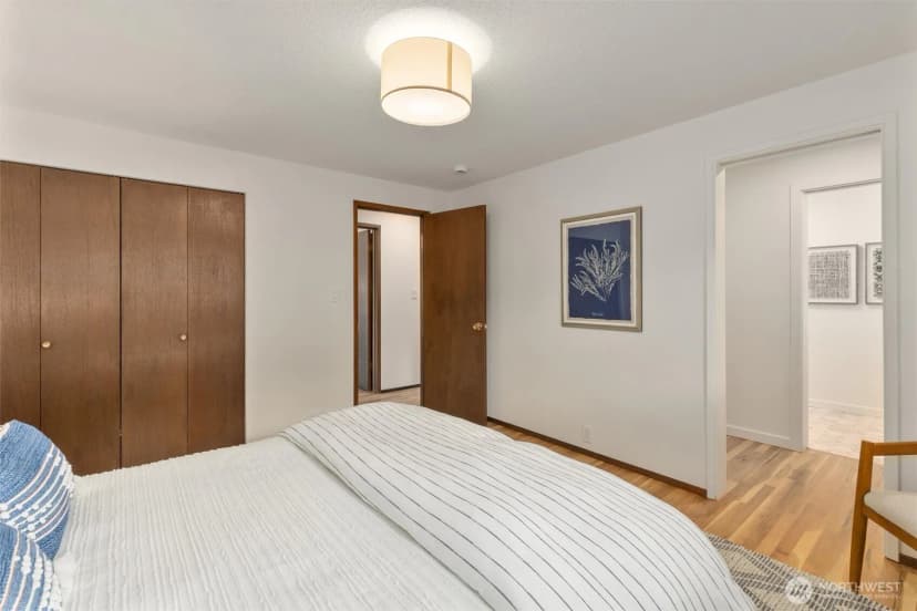 Property photo for 915 145th Place Se, Bellevue photo 17