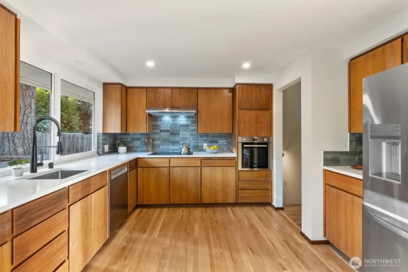 Property photo for 915 145th Place Se, Bellevue photo 13