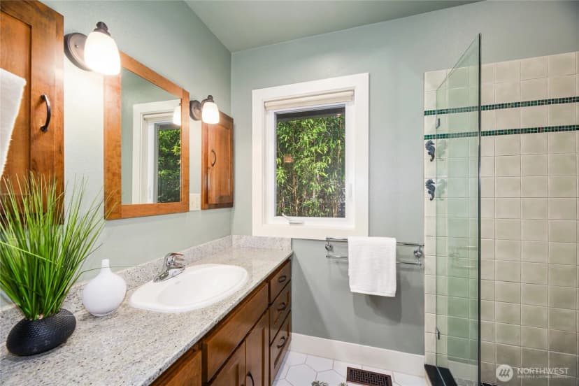 Property photo for 5435 45th Avenue Sw, Seattle photo 13