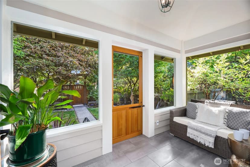 Property photo for 5435 45th Avenue Sw, Seattle photo 3