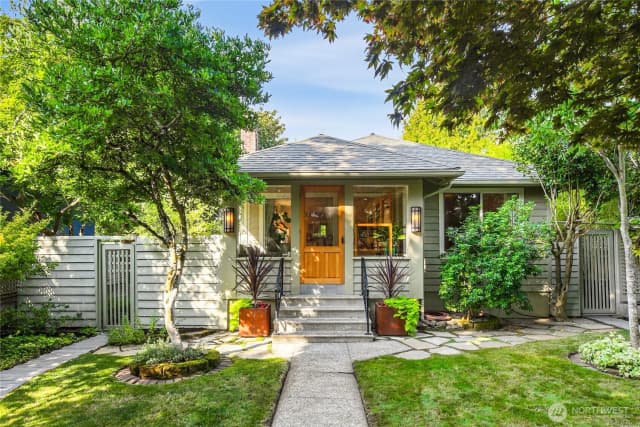 Property photo for 5435 45th Avenue Sw, Seattle