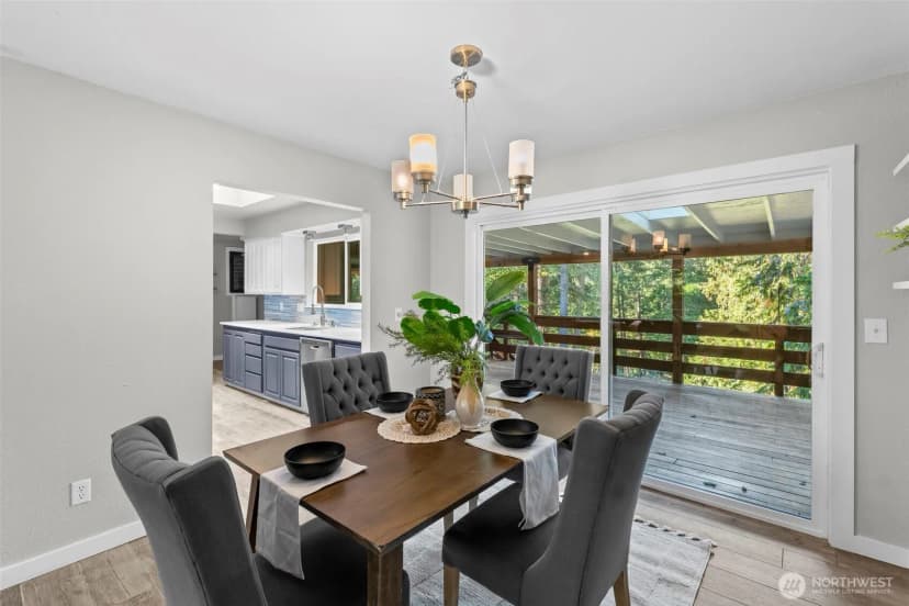 Property photo for 6709 76th Street W, Lakewood photo 8