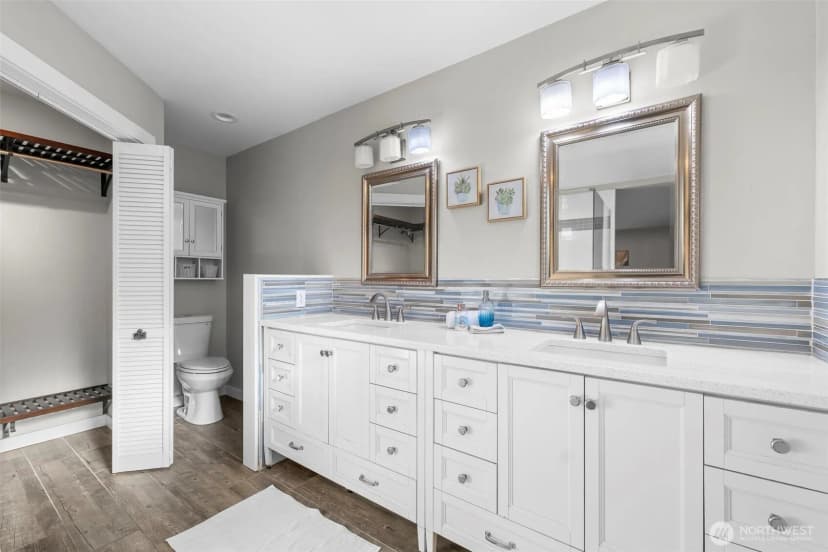 Property photo for 6709 76th Street W, Lakewood photo 19