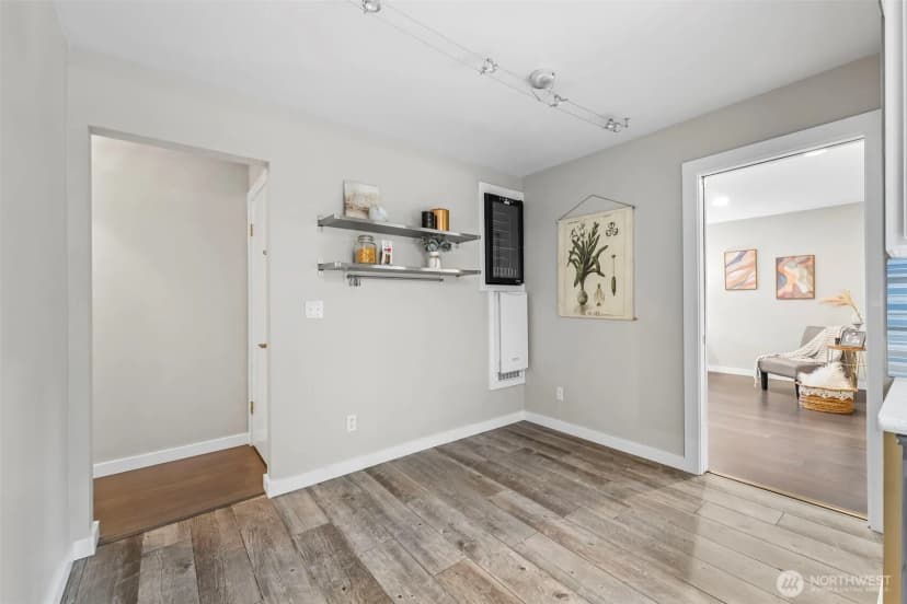 Property photo for 6709 76th Street W, Lakewood photo 11