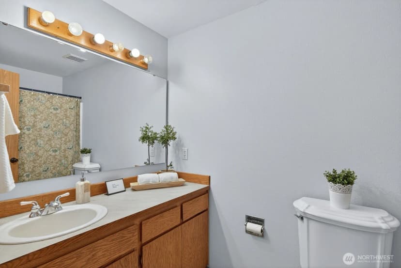 Property photo for 2612 W 2nd Street, Anacortes photo 23