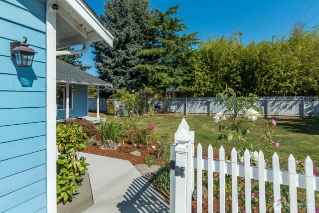 Property photo for 2612 W 2nd Street, Anacortes photo 3