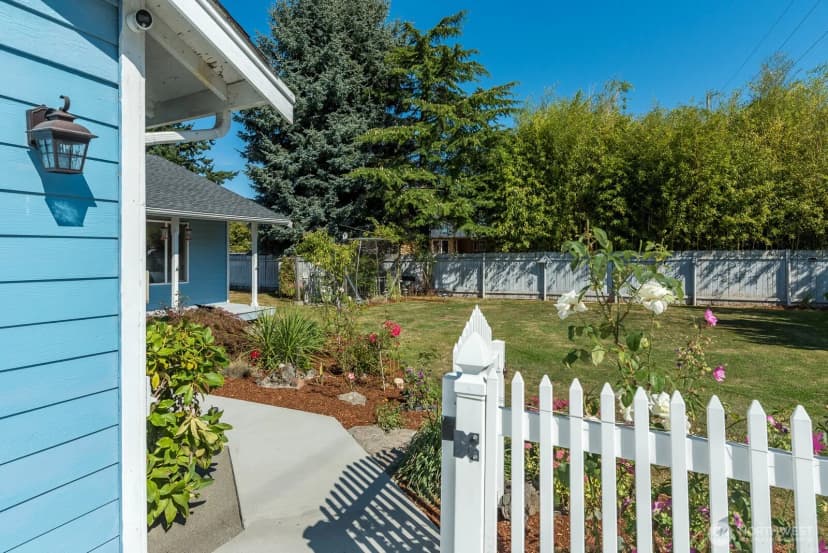 Property photo for 2612 W 2nd Street, Anacortes photo 3