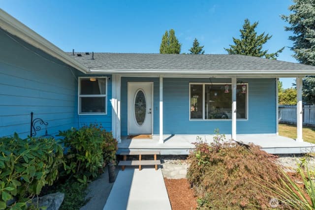 Property photo for 2612 W 2nd Street, Anacortes photo 4