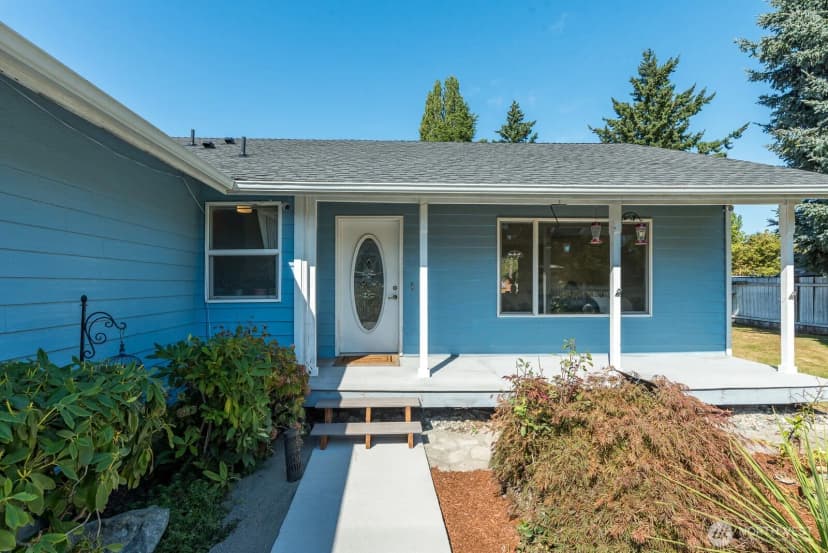 Property photo for 2612 W 2nd Street, Anacortes photo 4