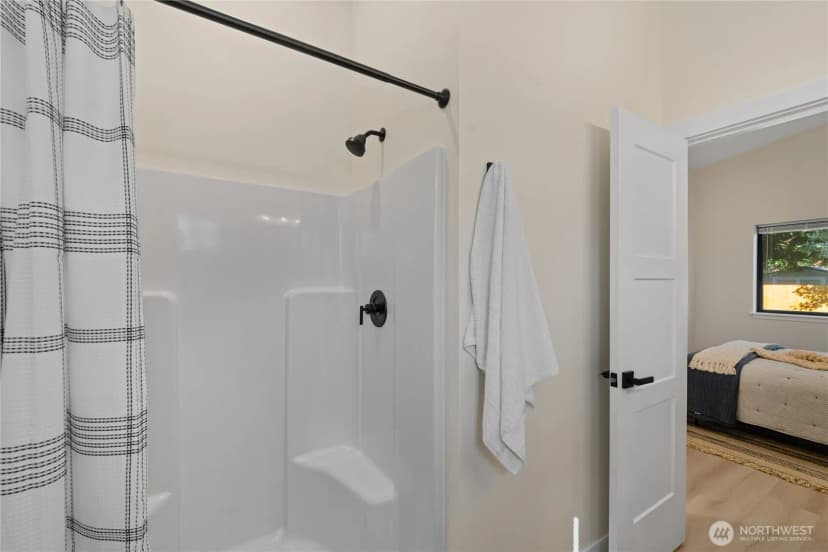 Property photo for 454 S Regent Street, Burlington photo 16