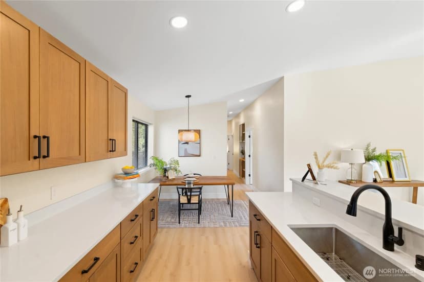 Property photo for 454 S Regent Street, Burlington photo 11