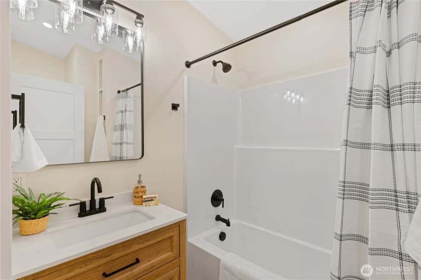 Property photo for 454 S Regent Street, Burlington photo 29