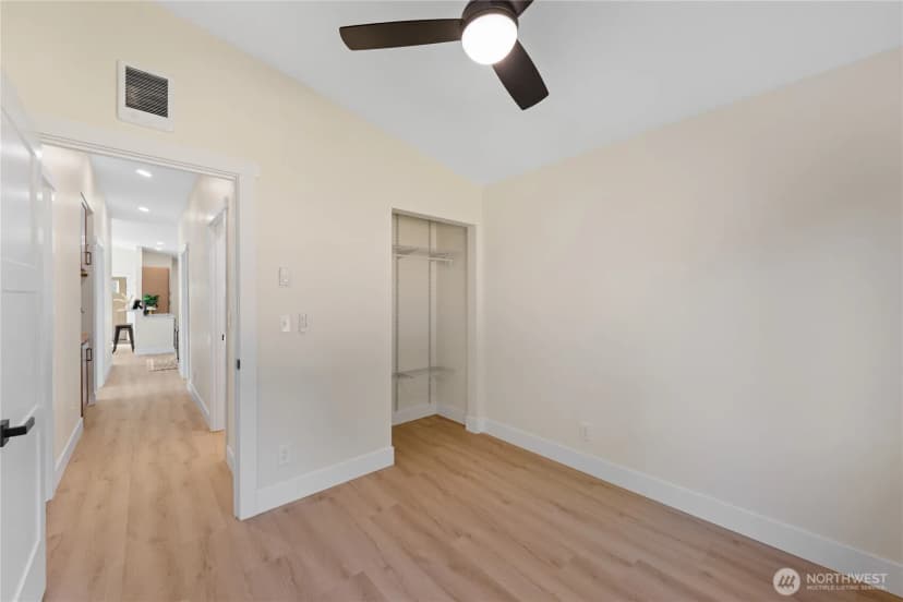 Property photo for 454 S Regent Street, Burlington photo 27