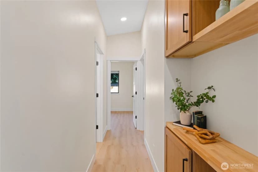 Property photo for 454 S Regent Street, Burlington photo 22