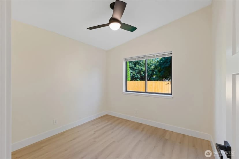 Property photo for 454 S Regent Street, Burlington photo 25