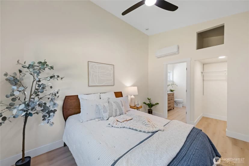 Property photo for 454 S Regent Street, Burlington photo 13