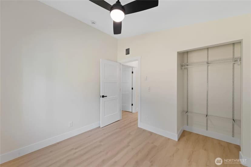 Property photo for 454 S Regent Street, Burlington photo 26