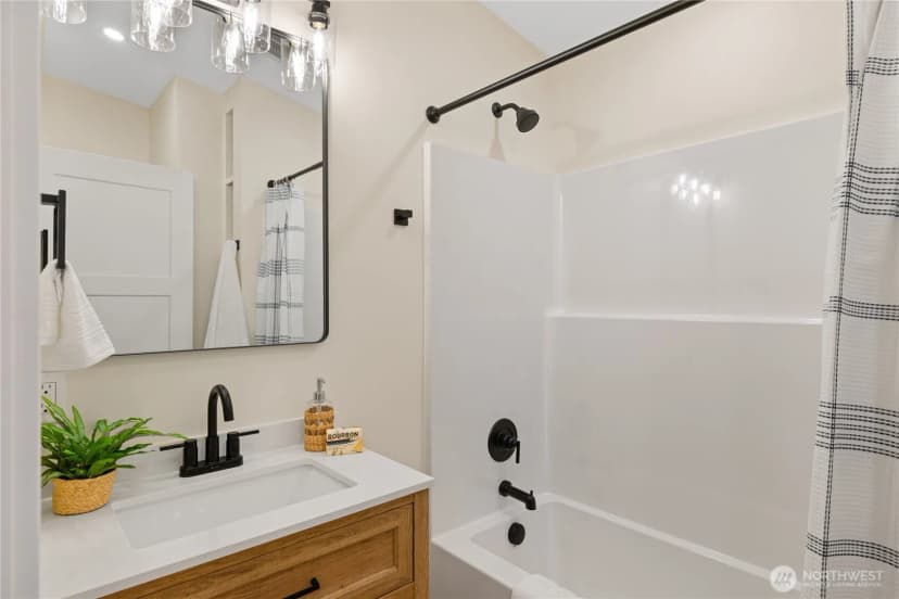 Property photo for 454 S Regent Street, Burlington photo 28