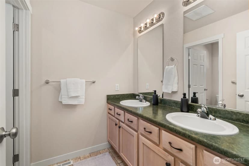 Property photo for 2357 Wallace Street, Dupont photo 32