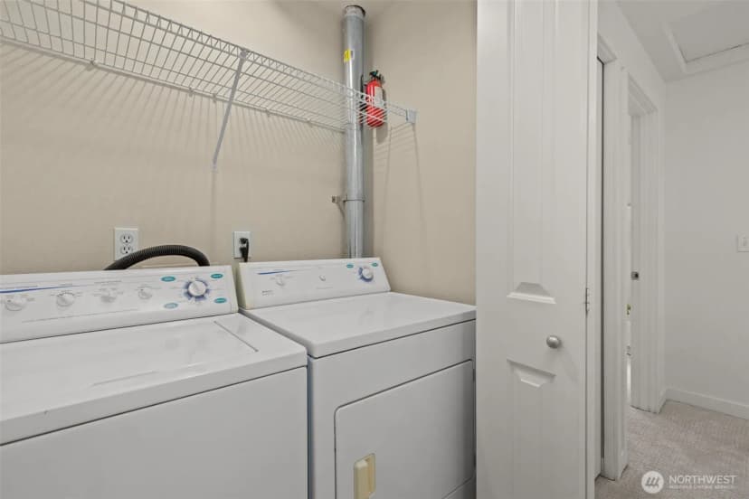 Property photo for 12311 Roosevelt Way Ne #b, Seattle photo 18