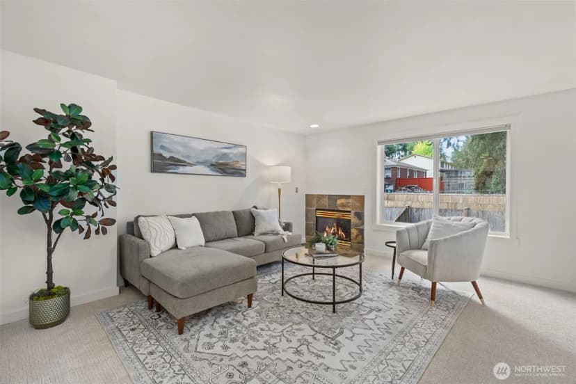 Property photo for 12311 Roosevelt Way Ne #b, Seattle photo 6