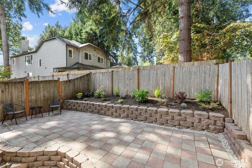 Property photo for 12311 Roosevelt Way Ne #b, Seattle photo 35