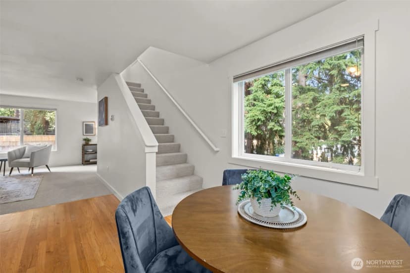 Property photo for 12311 Roosevelt Way Ne #b, Seattle photo 16