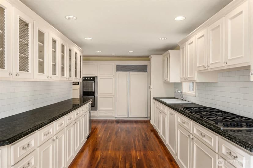 Property photo for 1960 Shenandoah Drive E, Seattle photo 18