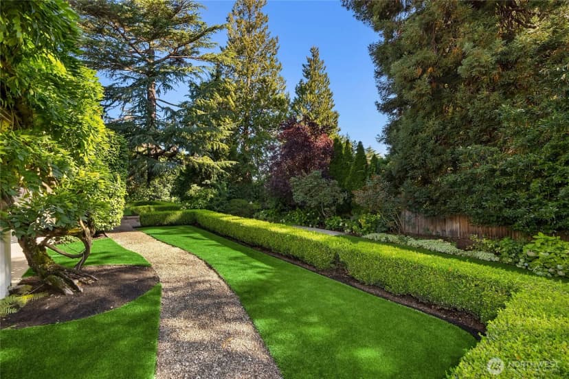 Property photo for 1960 Shenandoah Drive E, Seattle photo 7