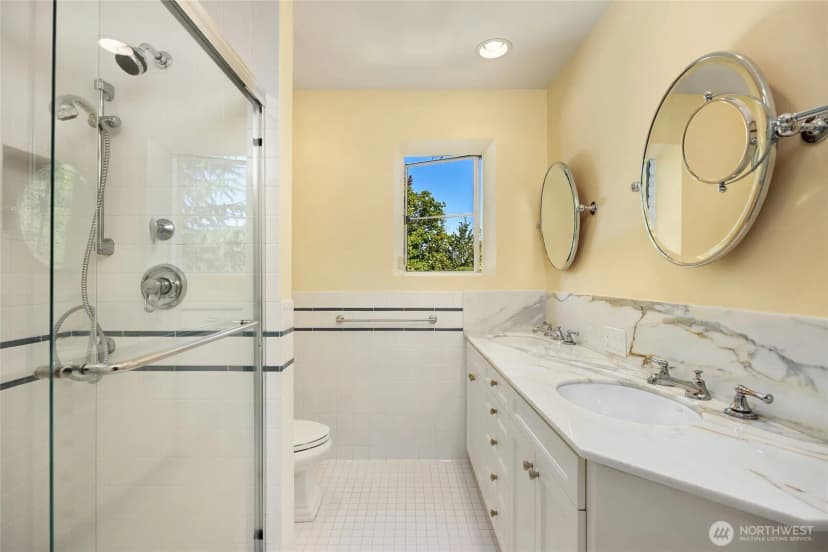 Property photo for 1960 Shenandoah Drive E, Seattle photo 32