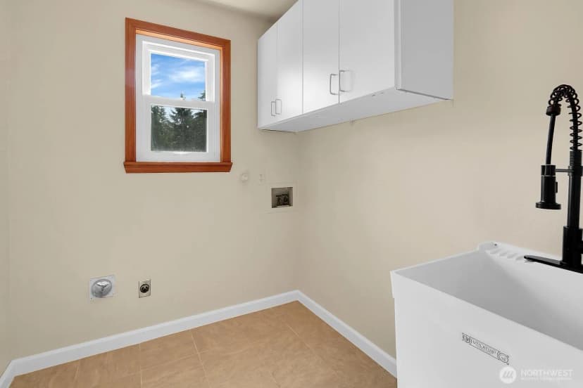 Property photo for 17217 Larch Way, Lynnwood photo 20