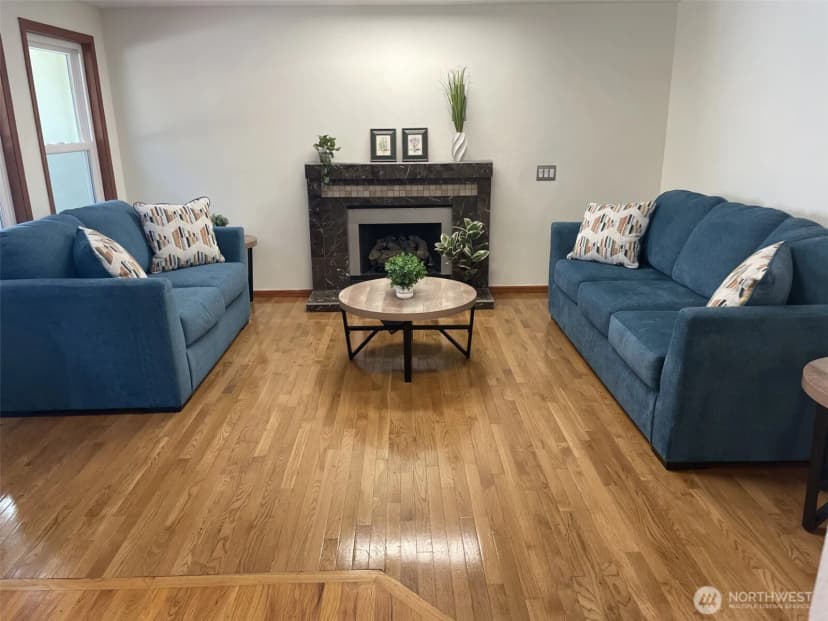 Property photo for 17217 Larch Way, Lynnwood photo 17
