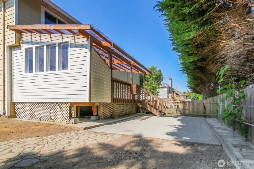 Property photo for 17217 Larch Way, Lynnwood photo 33