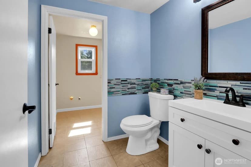 Property photo for 17217 Larch Way, Lynnwood photo 19