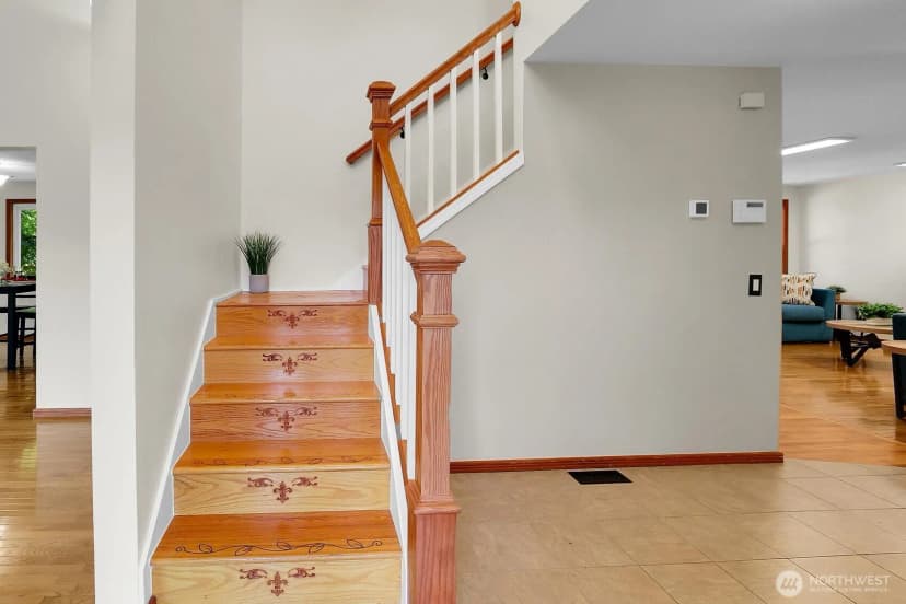 Property photo for 17217 Larch Way, Lynnwood photo 6
