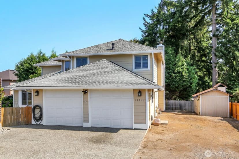 Property photo for 17217 Larch Way, Lynnwood photo 2
