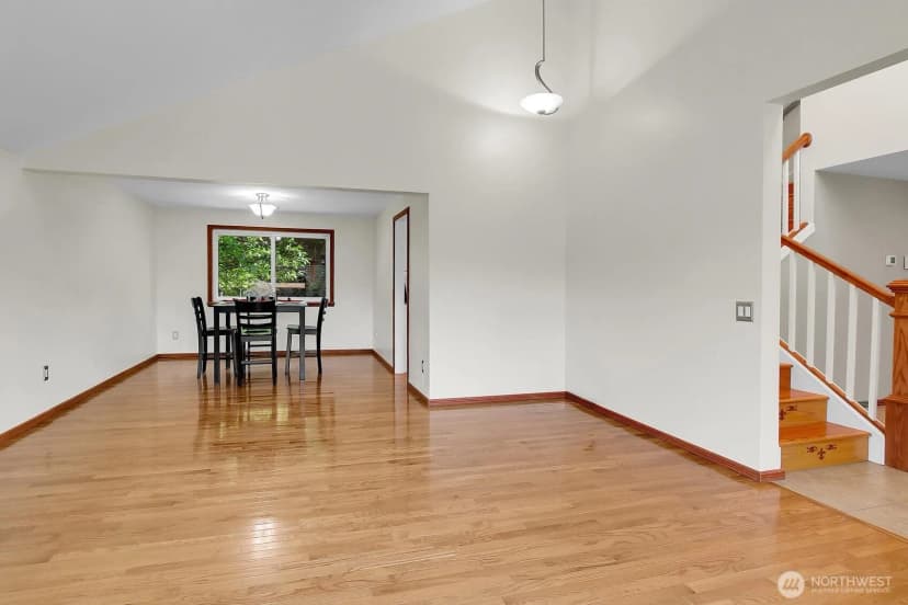 Property photo for 17217 Larch Way, Lynnwood photo 9