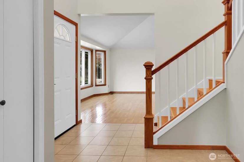 Property photo for 17217 Larch Way, Lynnwood photo 5