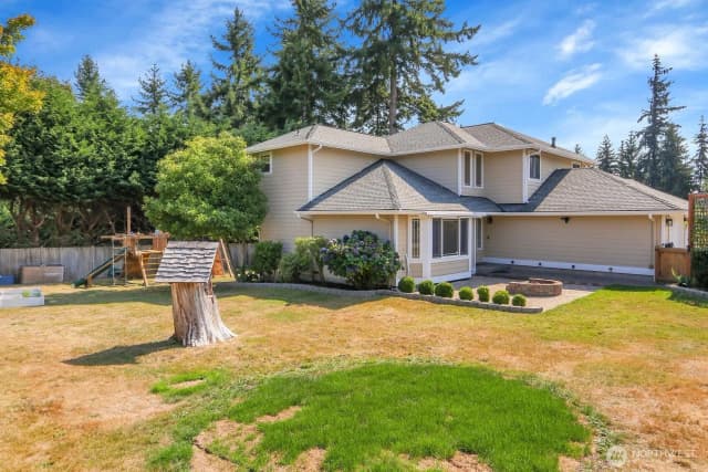 Property photo for 17217 Larch Way, Lynnwood