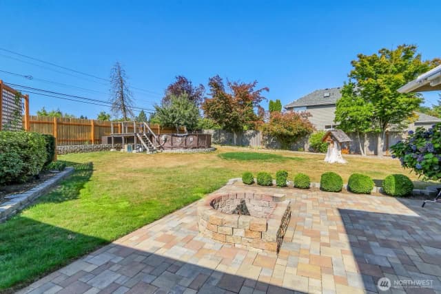 Property photo for 17217 Larch Way, Lynnwood photo 4